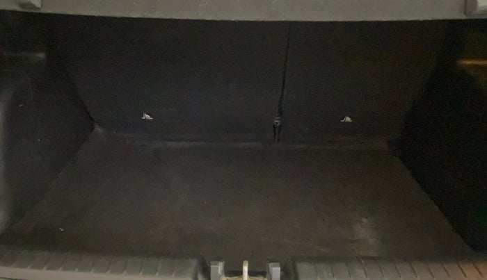 2020 Hyundai VENUE SX 1.0 (O) TURBO, Petrol, Manual, 71,240 km, Boot Inside