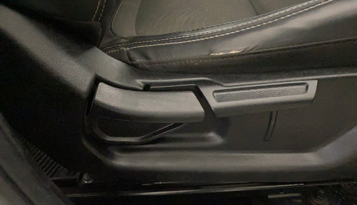 2020 Hyundai VENUE SX 1.0 (O) TURBO, Petrol, Manual, 71,240 km, Driver Side Adjustment Panel