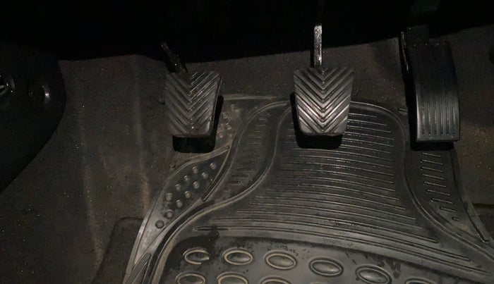 2020 Hyundai VENUE SX 1.0 (O) TURBO, Petrol, Manual, 71,240 km, Pedals