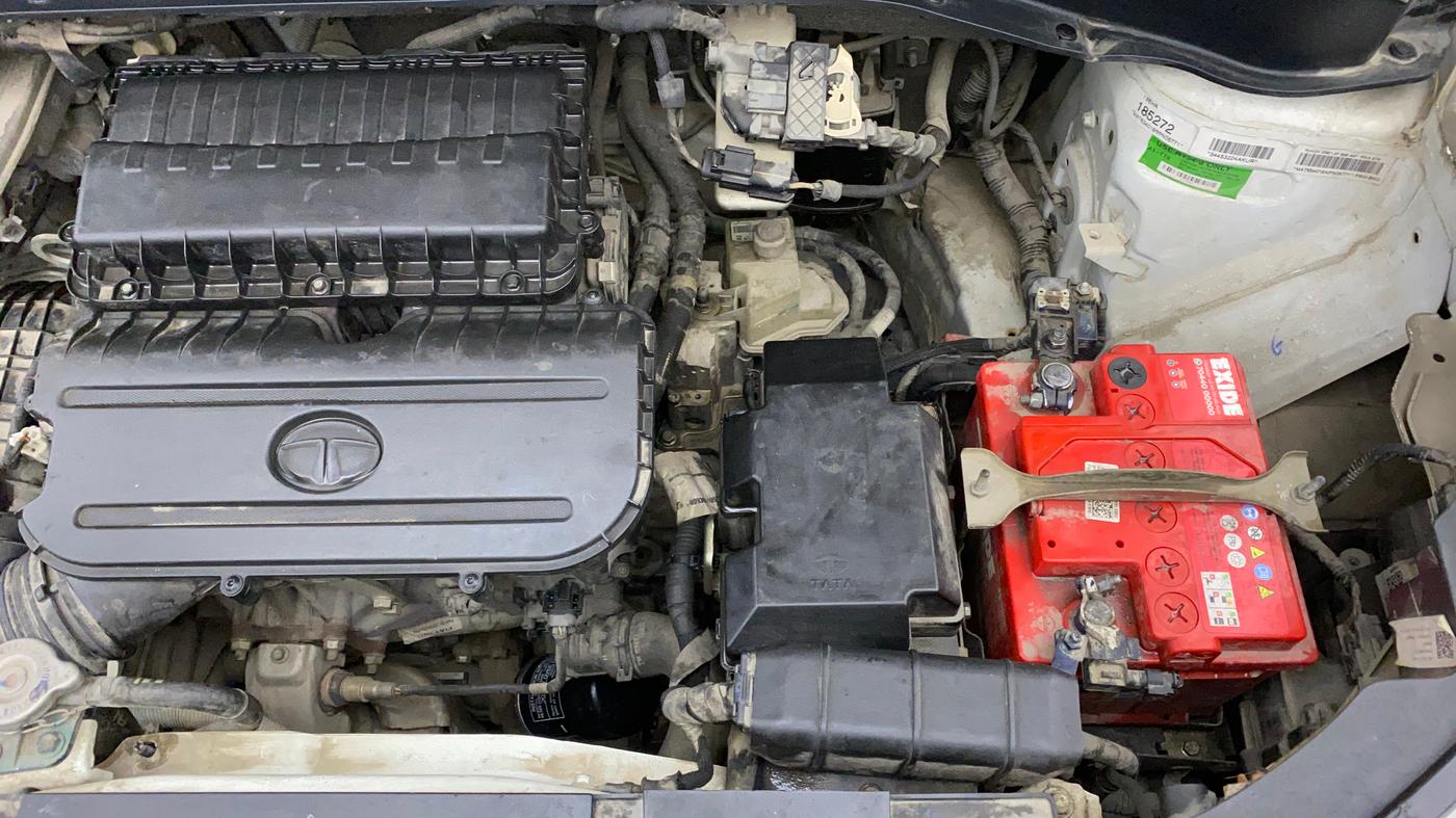 2022 Tata PUNCH CREATIVE  AMT, Petrol, Automatic, 43,916 km, Engine View - Left