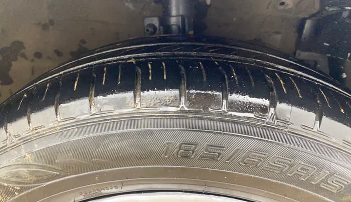 2016 Maruti Ciaz VDI+ SHVS, Diesel, Manual, 1,15,424 km, Right Front Tyre Tread