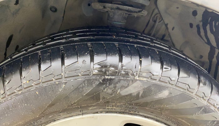 2016 Maruti S Cross ALPHA 1.6, Diesel, Manual, 87,661 km, Right Front Tyre Tread