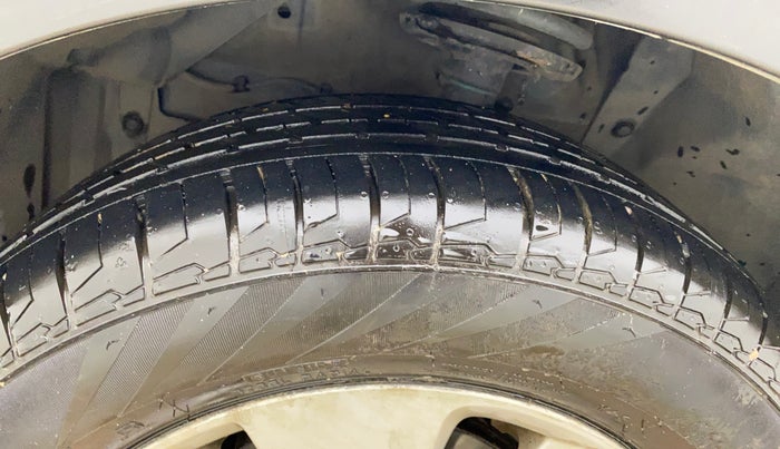 2016 Maruti S Cross ALPHA 1.6, Diesel, Manual, 87,661 km, Left Front Tyre Tread