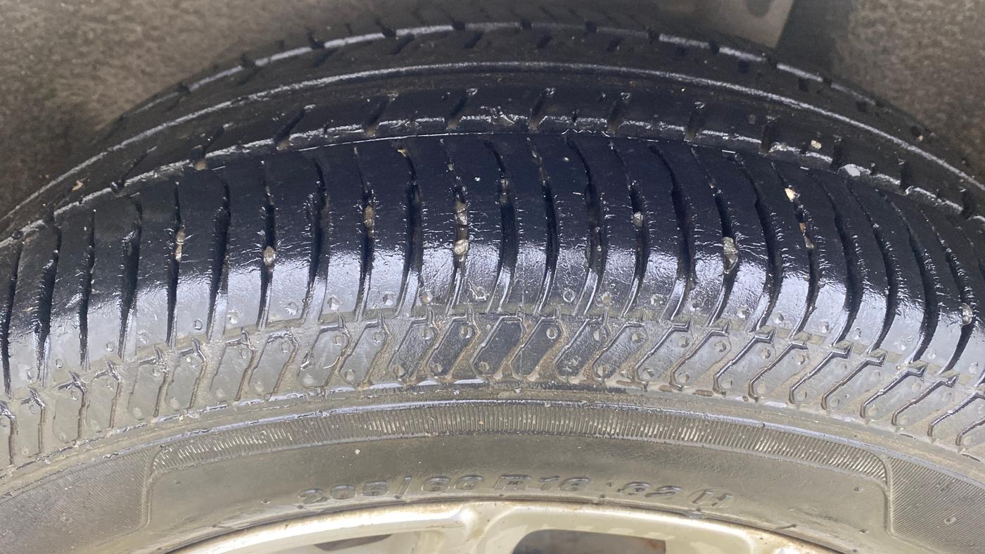 2013 Ford Ecosport TITANIUM 1.5L PETROL AT, Petrol, Automatic, 74,387 km, Left Rear Tyre Tread