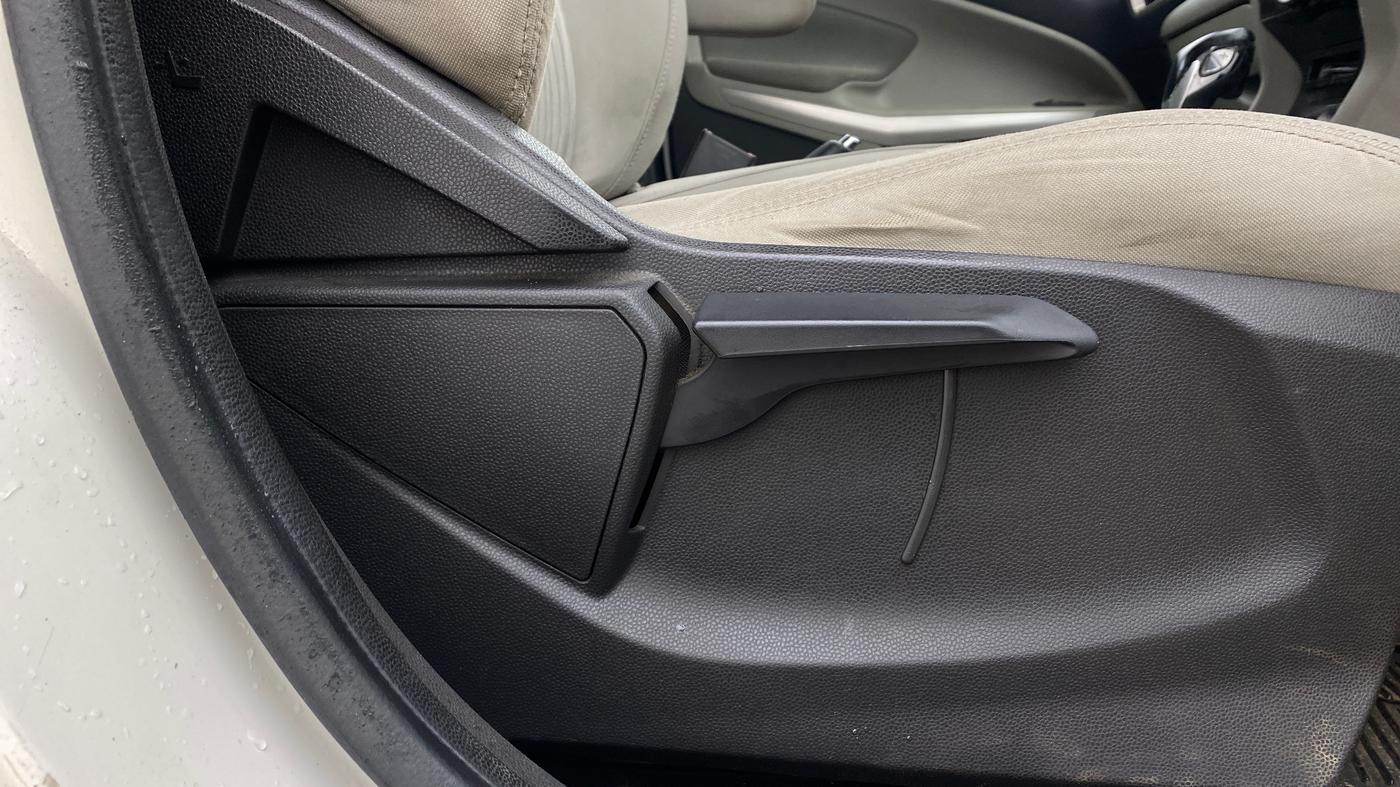 2013 Ford Ecosport TITANIUM 1.5L PETROL AT, Petrol, Automatic, 74,387 km, Driver Side Adjustment Panel