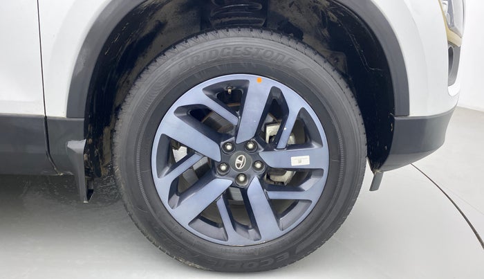 2022 Tata Safari XZA PLUS GOLD, Diesel, Automatic, 20,621 km, Right Front Wheel