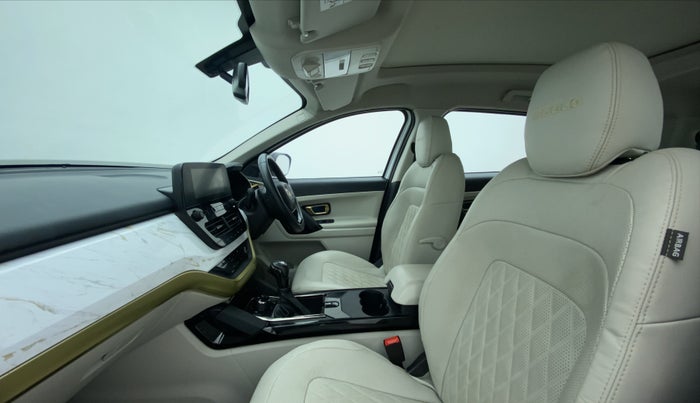 2022 Tata Safari XZA PLUS GOLD, Diesel, Automatic, 20,621 km, Right Side Front Door Cabin