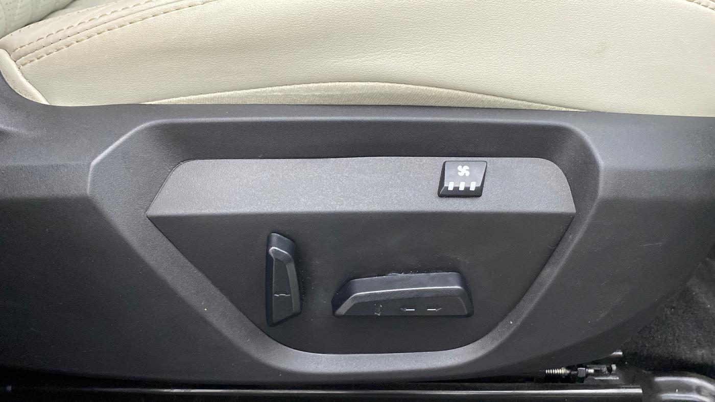 2022 Tata Safari XZA PLUS GOLD, Diesel, Automatic, 20,621 km, Driver Side Adjustment Panel