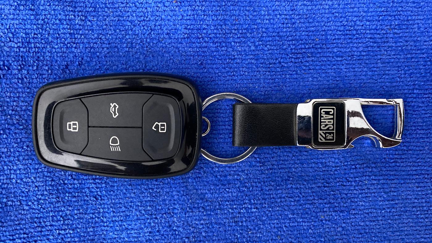 2022 Tata Safari XZA PLUS GOLD, Diesel, Automatic, 20,621 km, Key Close Up