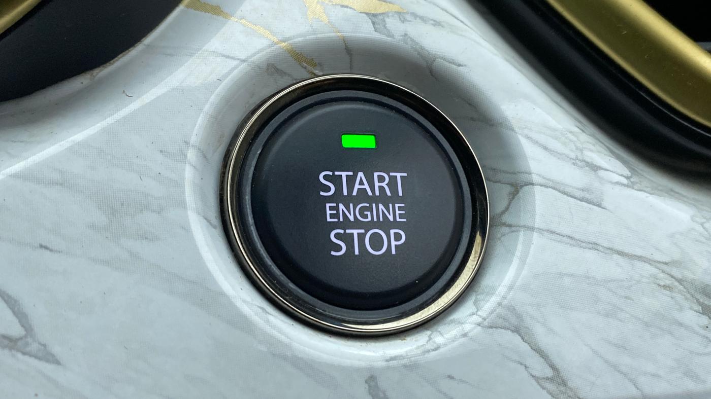 2022 Tata Safari XZA PLUS GOLD, Diesel, Automatic, 20,621 km, Keyless Start/ Stop Button