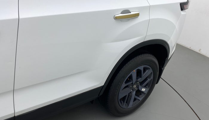 2022 Tata Safari XZA PLUS GOLD, Diesel, Automatic, 20,621 km, Rear left door - Slightly dented