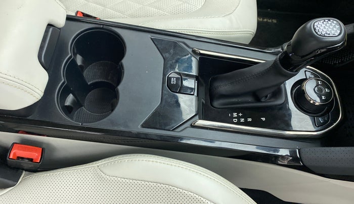 2022 Tata Safari XZA PLUS GOLD, Diesel, Automatic, 20,621 km, Gear Lever
