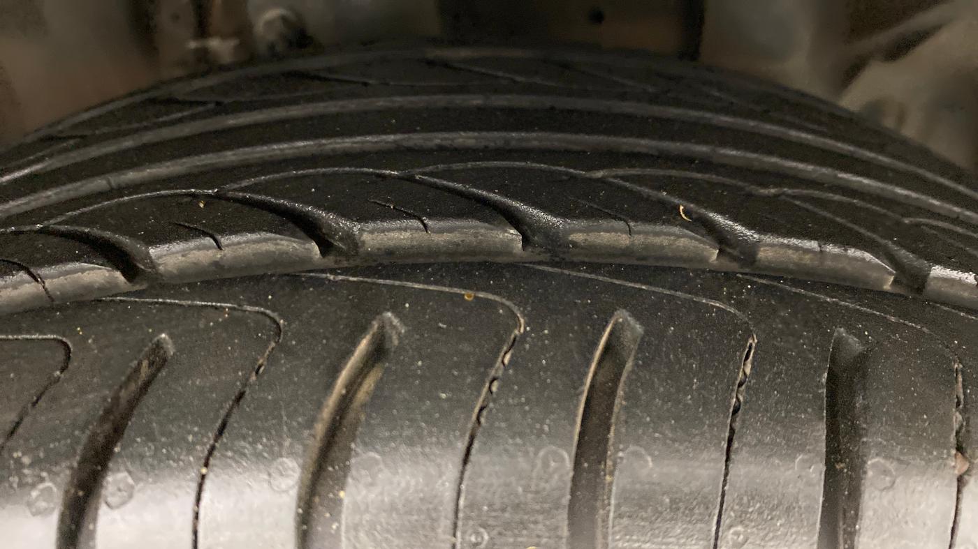 2019 Ford Ecosport 1.5 TITANIUM PLUS TI VCT AT, Petrol, Automatic, 10,287 km, Right Front Tyre Tread