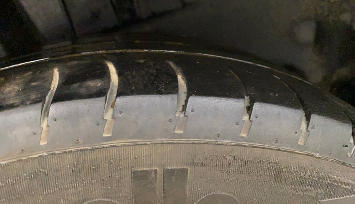 2022 Maruti Dzire ZXI, Petrol, Manual, 1,19,398 km, Right Rear Tyre Tread