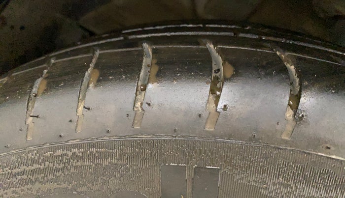 2022 Maruti Dzire ZXI, Petrol, Manual, 1,19,398 km, Left Front Tyre Tread