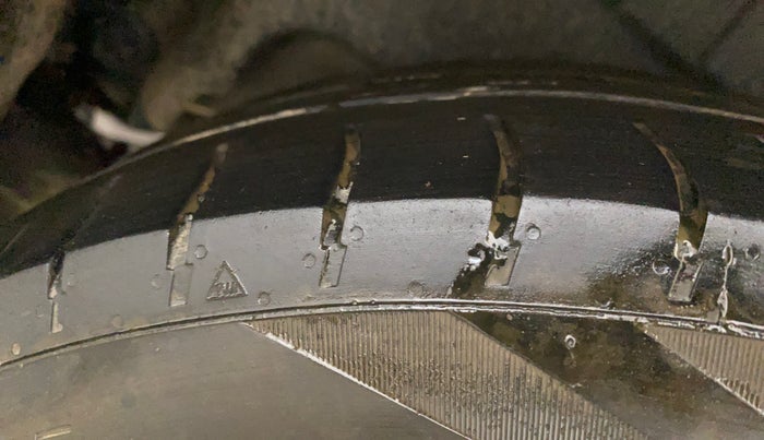 2022 Maruti Dzire ZXI, Petrol, Manual, 1,19,398 km, Left Rear Tyre Tread