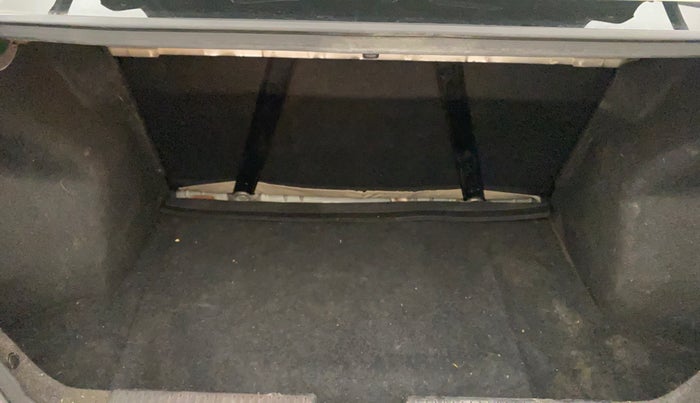 2022 Maruti Dzire ZXI, Petrol, Manual, 1,19,398 km, Boot Inside