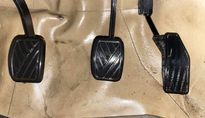 2022 Maruti Dzire ZXI, Petrol, Manual, 1,19,398 km, Pedals