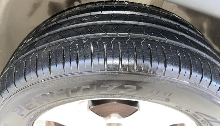 2018 Jeep Compass LIMITED 1.4 PETROL AT, Petrol, Automatic, 67,399 km, Right Front Tyre Tread