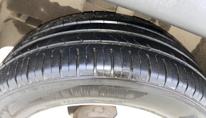 2018 Jeep Compass LIMITED 1.4 PETROL AT, Petrol, Automatic, 67,399 km, Right Rear Tyre Tread