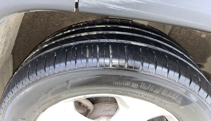 2018 Jeep Compass LIMITED 1.4 PETROL AT, Petrol, Automatic, 67,399 km, Left Rear Tyre Tread