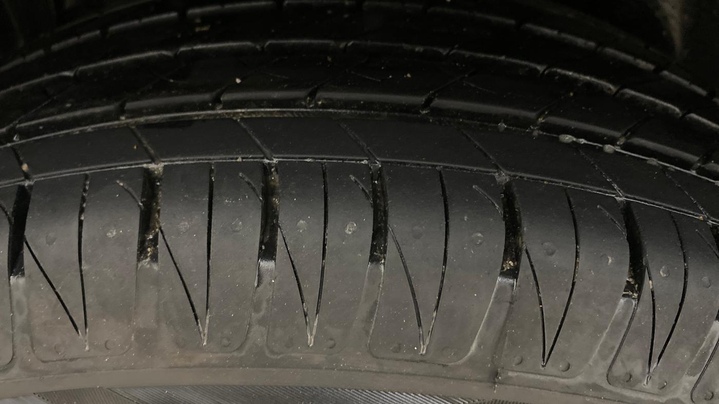 2021 Toyota URBAN CRUISER HIGH GRADE MT, Petrol, Manual, 1,00,845 km, Right Rear Tyre Tread