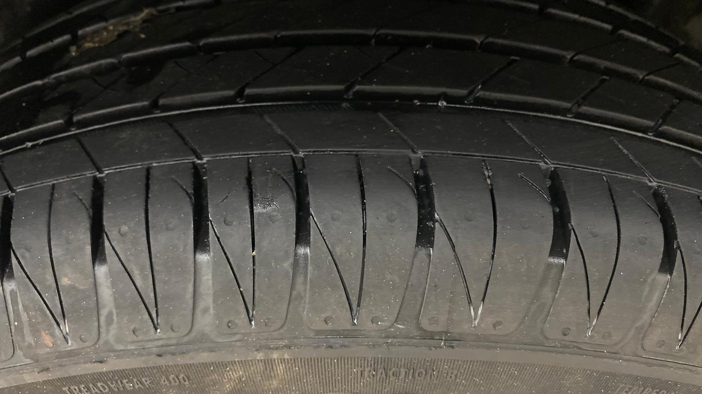 2021 Toyota URBAN CRUISER HIGH GRADE MT, Petrol, Manual, 1,00,845 km, Left Rear Tyre Tread