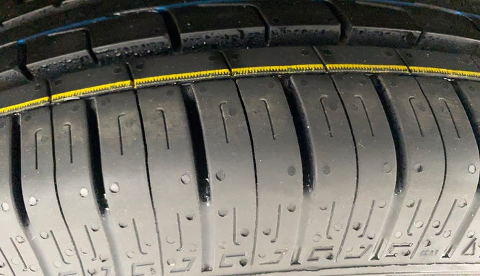 2018 Maruti Swift ZXI AMT, Petrol, Automatic, 44,372 km, Left Rear Tyre Tread