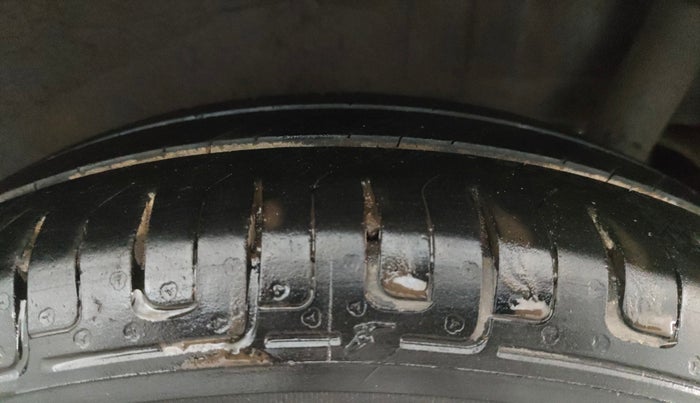 2015 Maruti Wagon R 1.0 LXI, Petrol, Manual, 64,833 km, Left Rear Tyre Tread