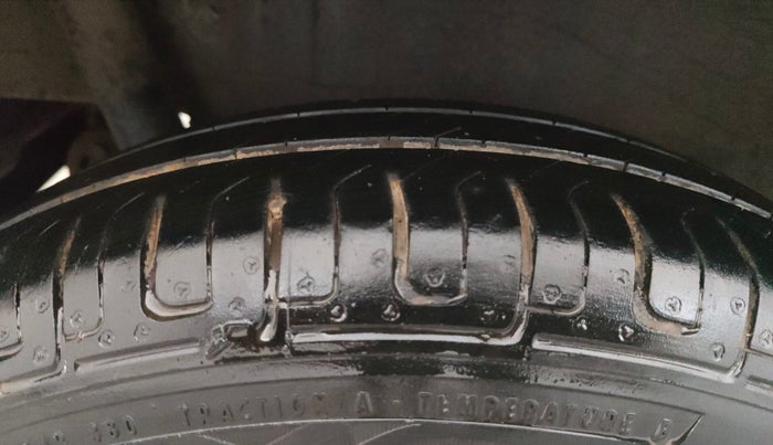 2015 Maruti Wagon R 1.0 LXI, Petrol, Manual, 64,833 km, Right Rear Tyre Tread