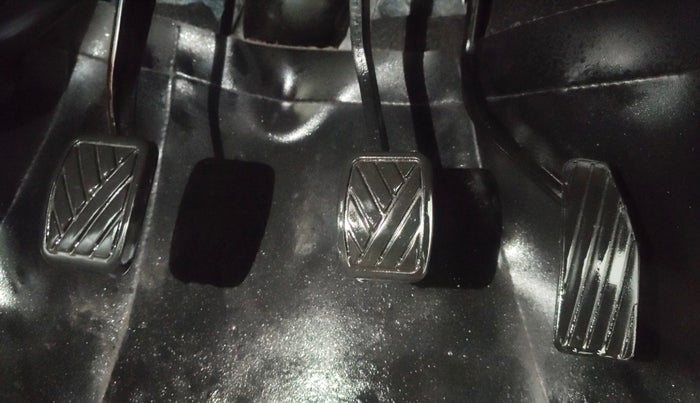 2015 Maruti Wagon R 1.0 LXI, Petrol, Manual, 64,833 km, Pedals