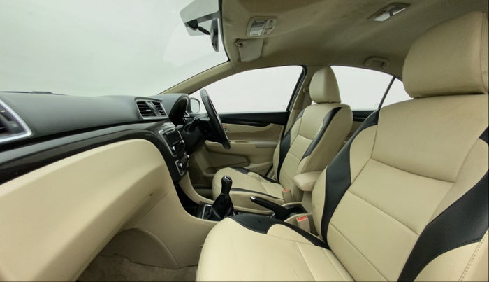 2015 Maruti Ciaz VXI+, Petrol, Manual, 1,09,884 km, Right Side Front Door Cabin