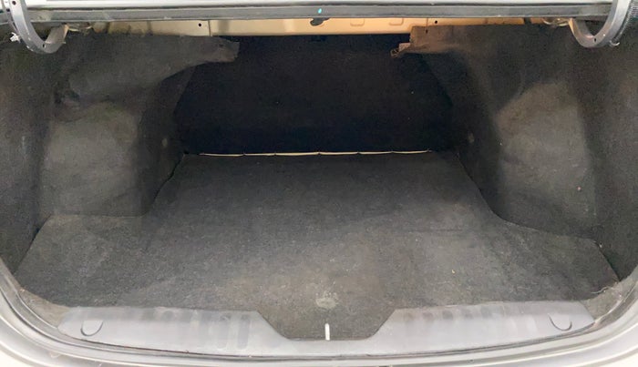 2015 Maruti Ciaz VXI+, Petrol, Manual, 1,09,884 km, Boot Inside