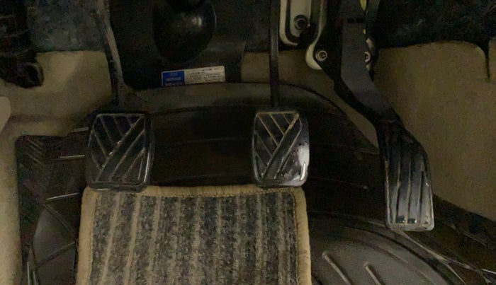 2015 Maruti Ciaz VXI+, Petrol, Manual, 1,09,884 km, Pedals