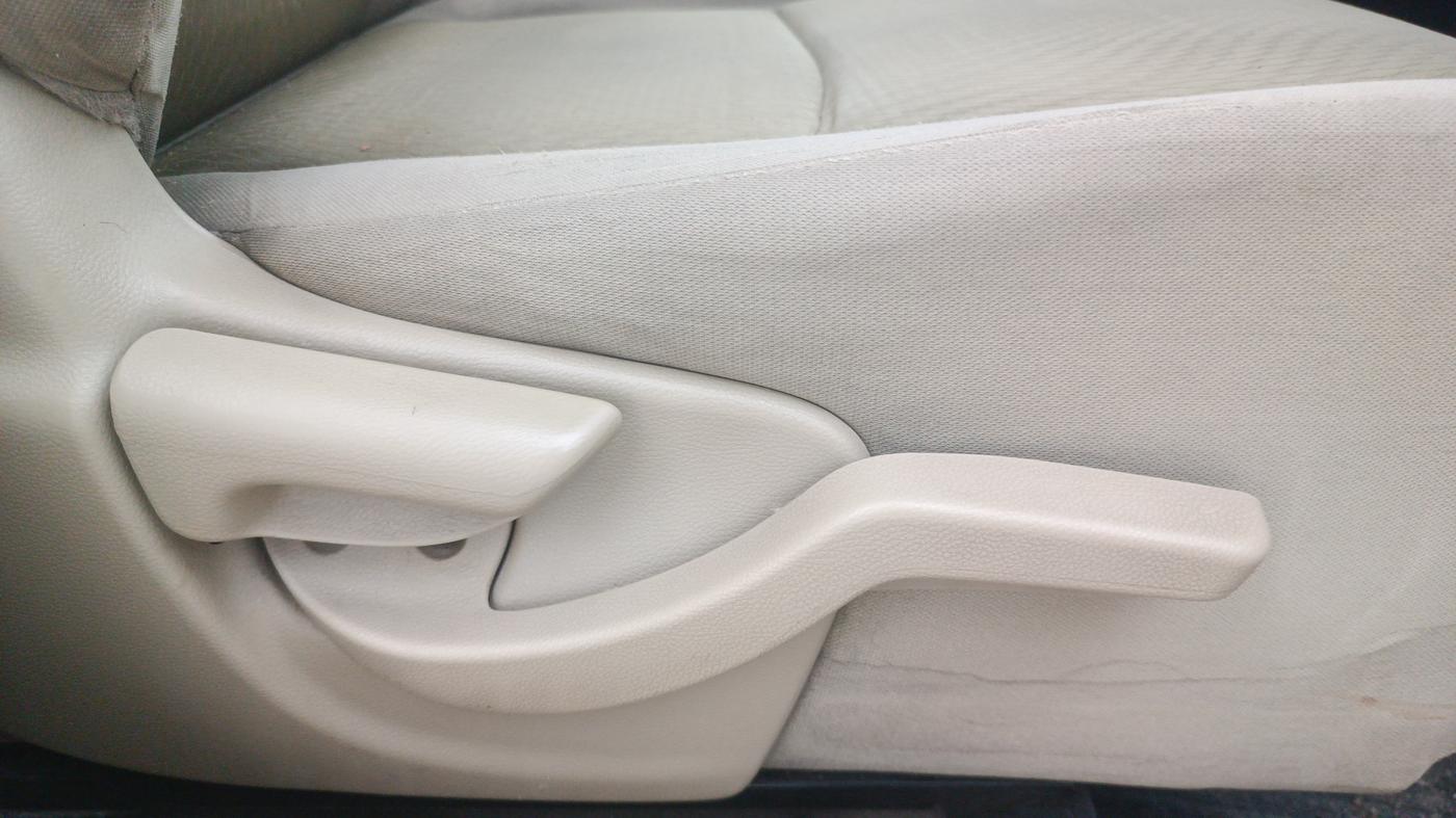 2015 Honda Amaze 1.2L I-VTEC VX, Petrol, Manual, 1,23,697 km, Driver Side Adjustment Panel