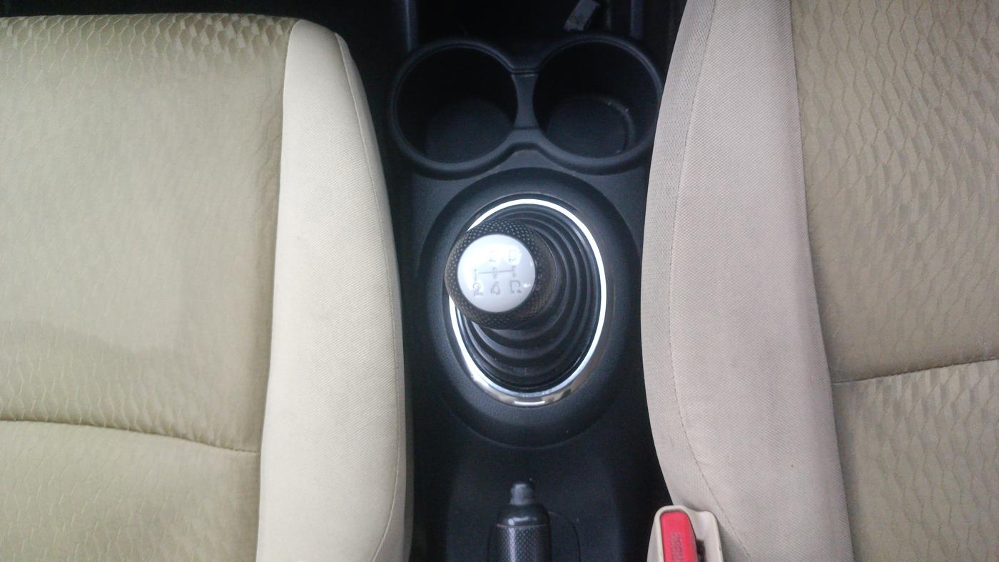 2015 Honda Amaze 1.2L I-VTEC VX, Petrol, Manual, 1,23,697 km, Gear Lever