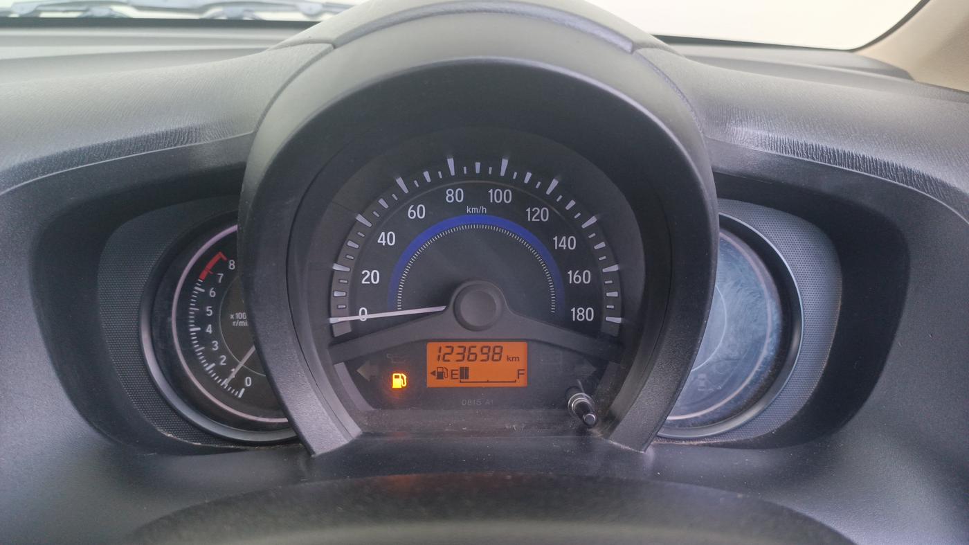 2015 Honda Amaze 1.2L I-VTEC VX, Petrol, Manual, 1,23,697 km, Odometer Image