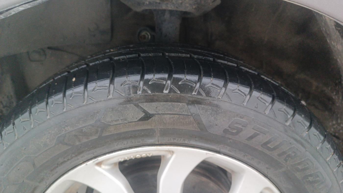 2015 Honda Amaze 1.2L I-VTEC VX, Petrol, Manual, 1,23,697 km, Left Front Tyre Tread