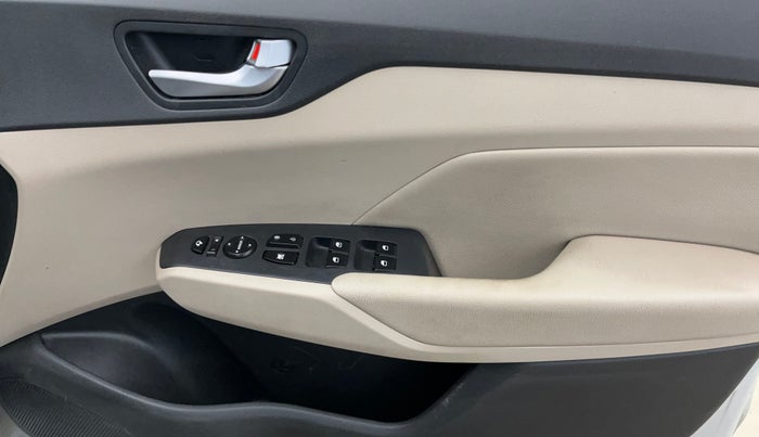 2018 Hyundai Verna 1.6 VTVT SX O, Petrol, Manual, 48,583 km, Driver Side Door Panels Control