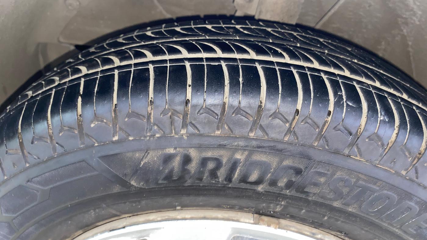 2021 Maruti Swift VXI AMT, Petrol, Automatic, 64,459 km, Left Front Tyre Tread