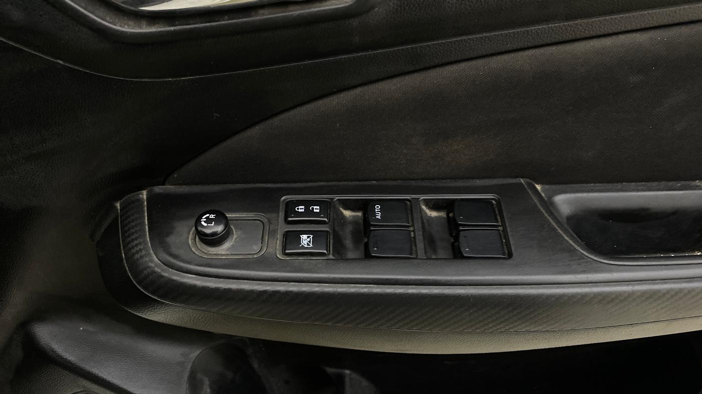 2021 Maruti Swift VXI AMT, Petrol, Automatic, 64,459 km, Driver Side Door Panels Control