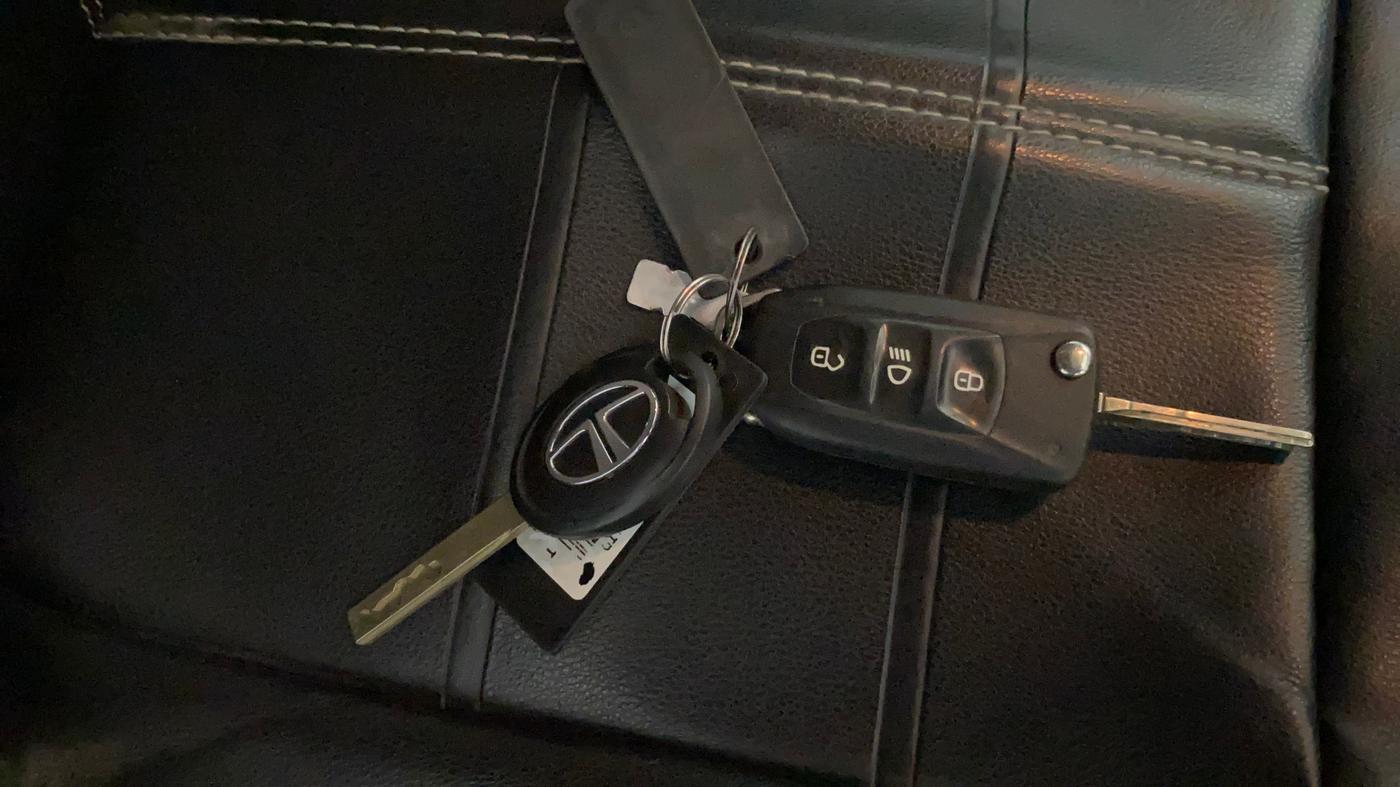 2022 Tata PUNCH ADVENTURE RHYTHM PACK MT, Petrol, Manual, 81,481 km, Key Close Up