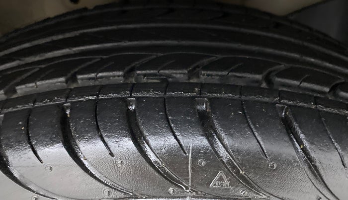 2014 Honda Amaze 1.2 SMT I VTEC, Petrol, Manual, 39,127 km, Right Front Tyre Tread