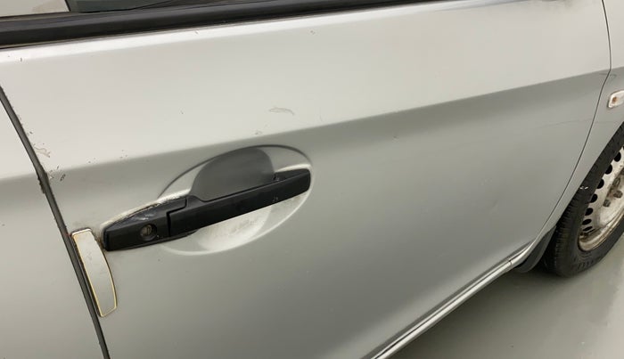2013 Honda Brio E MT, Petrol, Manual, 70,775 km, Driver-side door - Slightly dented