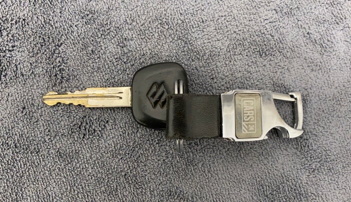 2014 Maruti Eeco 5 STR WITH A/C+HTR, CNG, Manual, 29,224 km, Key Close Up