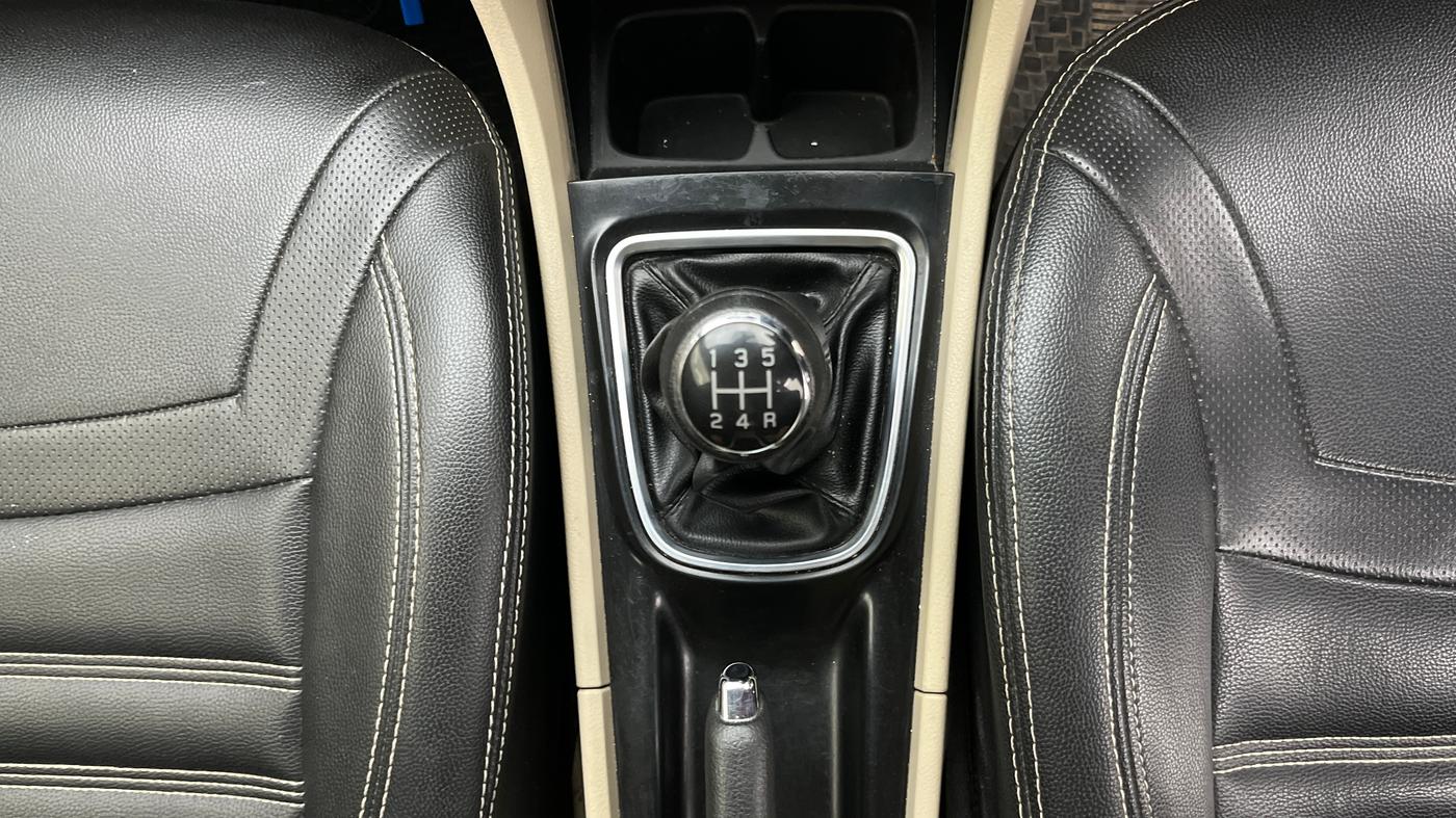 2016 Maruti Ciaz VXI+, Petrol, Manual, 61,684 km, Gear Lever