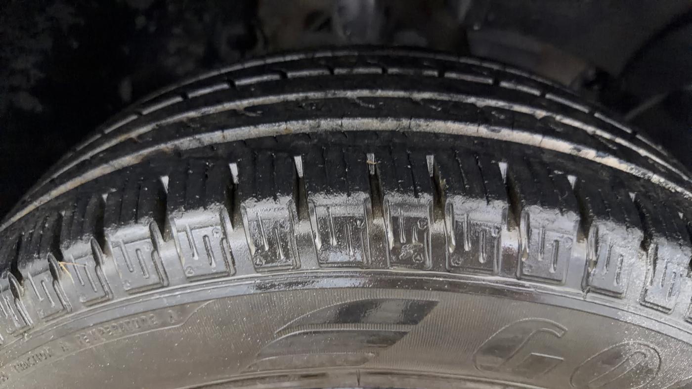 2014 Nissan Terrano XL (P), Petrol, Manual, 60,209 km, Right Front Tyre Tread