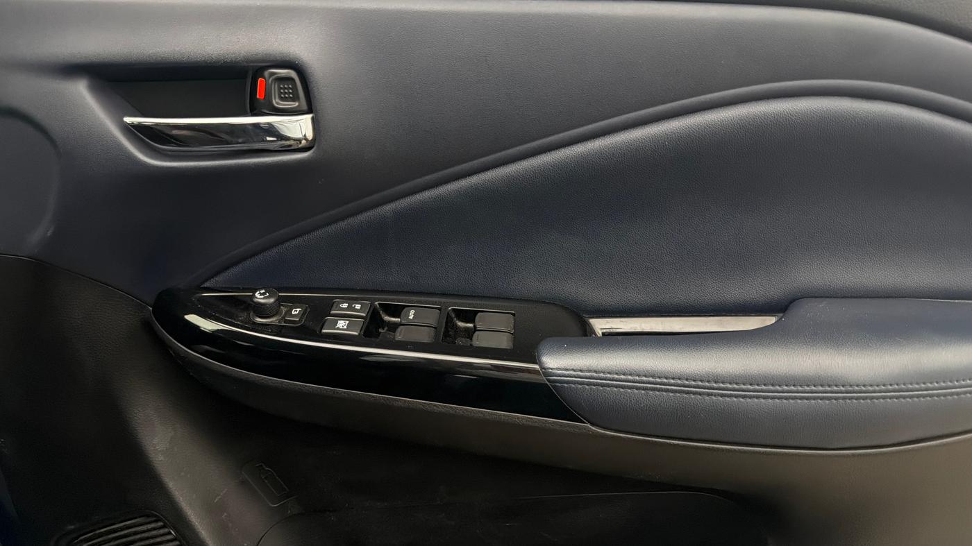 2022 Maruti Baleno ZETA 1.2 AGS, Petrol, Automatic, 64,321 km, Driver Side Door Panels Control