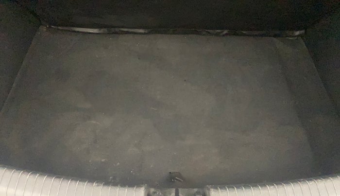 2016 Hyundai Grand i10 SPORTZ 1.2 KAPPA VTVT, Petrol, Manual, 44,611 km, Boot Inside