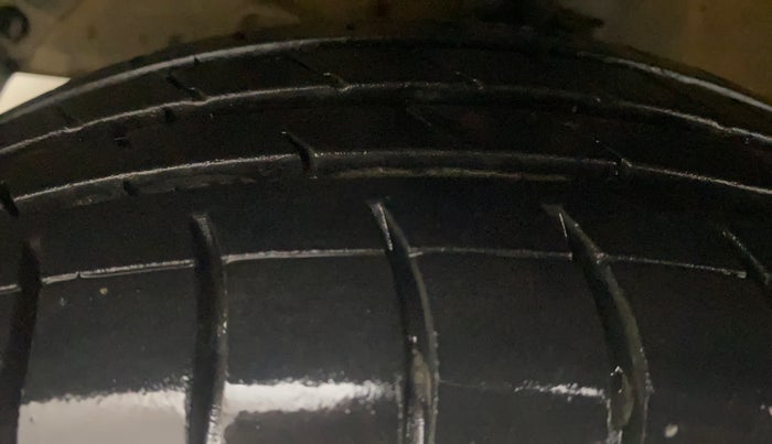 2016 Hyundai Grand i10 SPORTZ 1.2 KAPPA VTVT, Petrol, Manual, 44,611 km, Left Front Tyre Tread